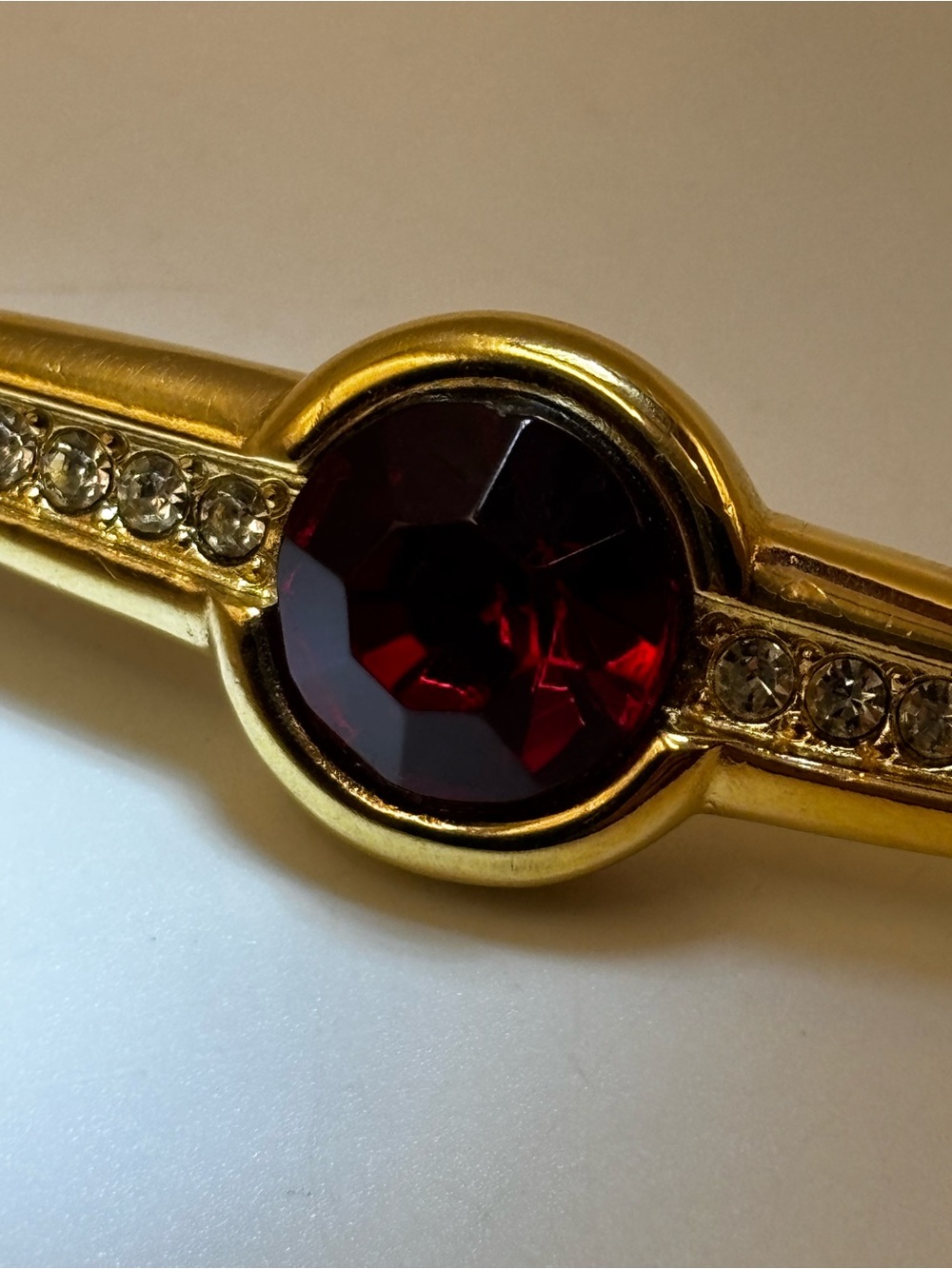 Art Deco Ruby Red Rhinestone Bar Brooch - Picture 4 of 16